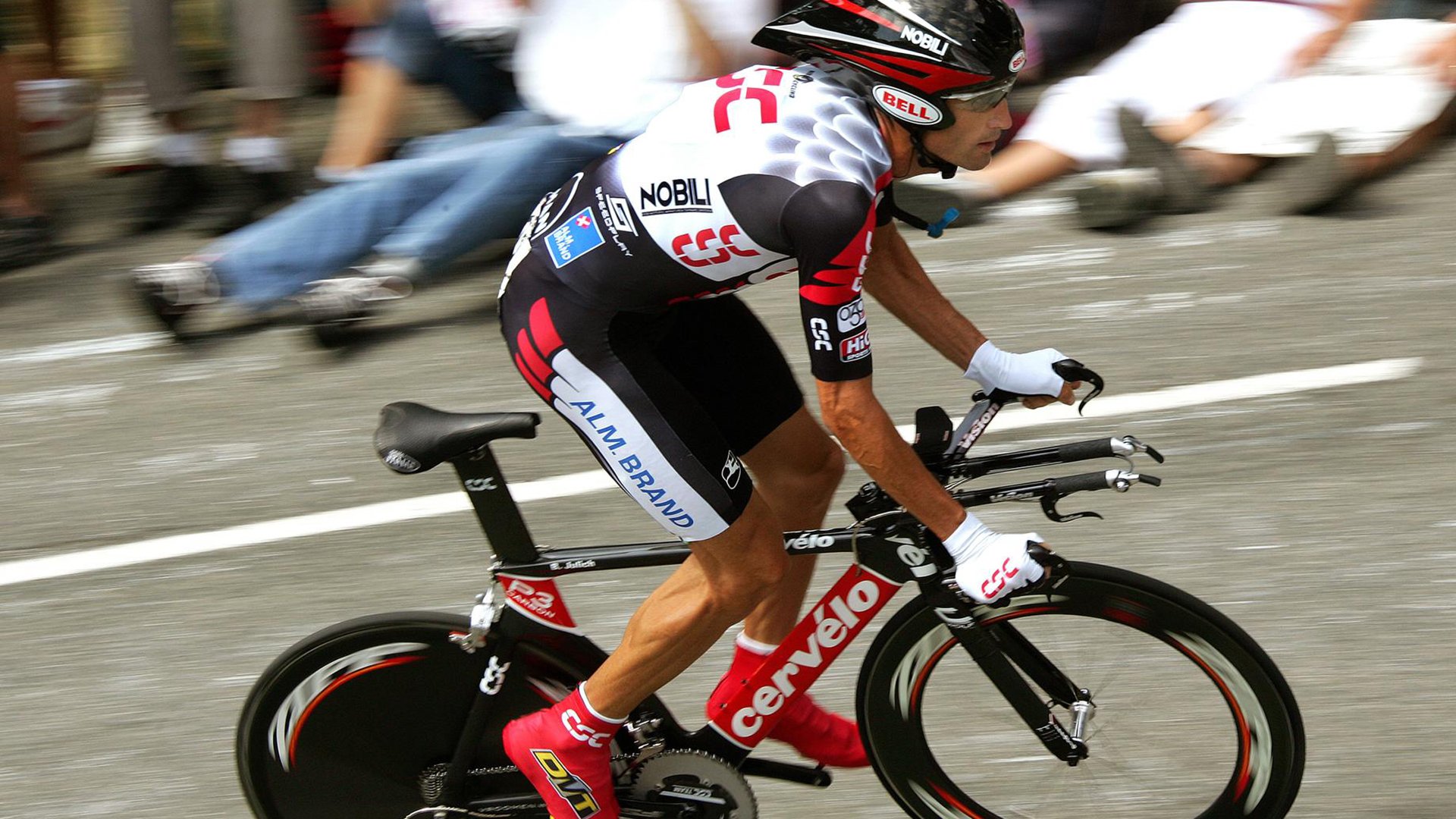 夺冠秘籍：冠军队伍的战术精髓深度剖析，冠军技巧